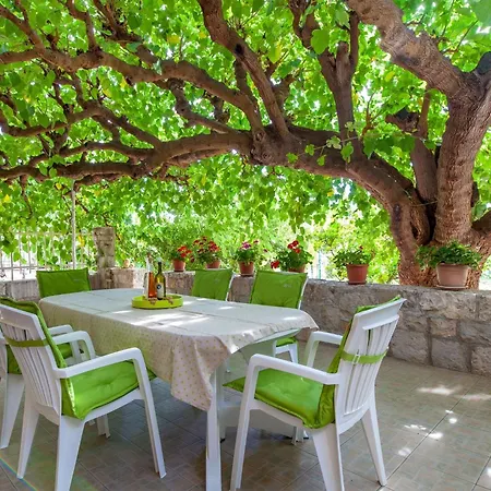 Large Terrace * Podstrana